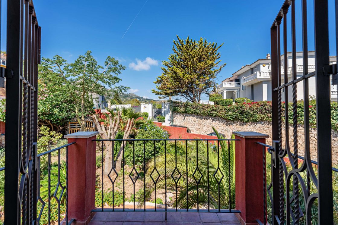 Splendid family villa with sea views in eastern Malaga