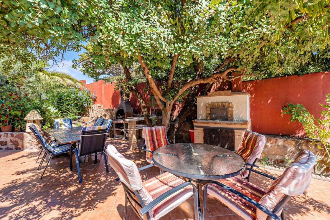 Splendid family villa with sea views in eastern Malaga