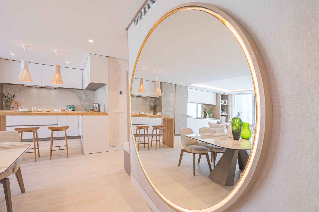 Stunning fully renovated ground-floor in the heart of the exclusive beachfront complex of Marina Puente Romano, Marbella’s Golden Mile