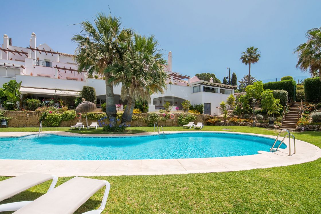 Fully renovated penthouse with open views in Aloha Royal, in the Golf Valley of Nueva Andalucía