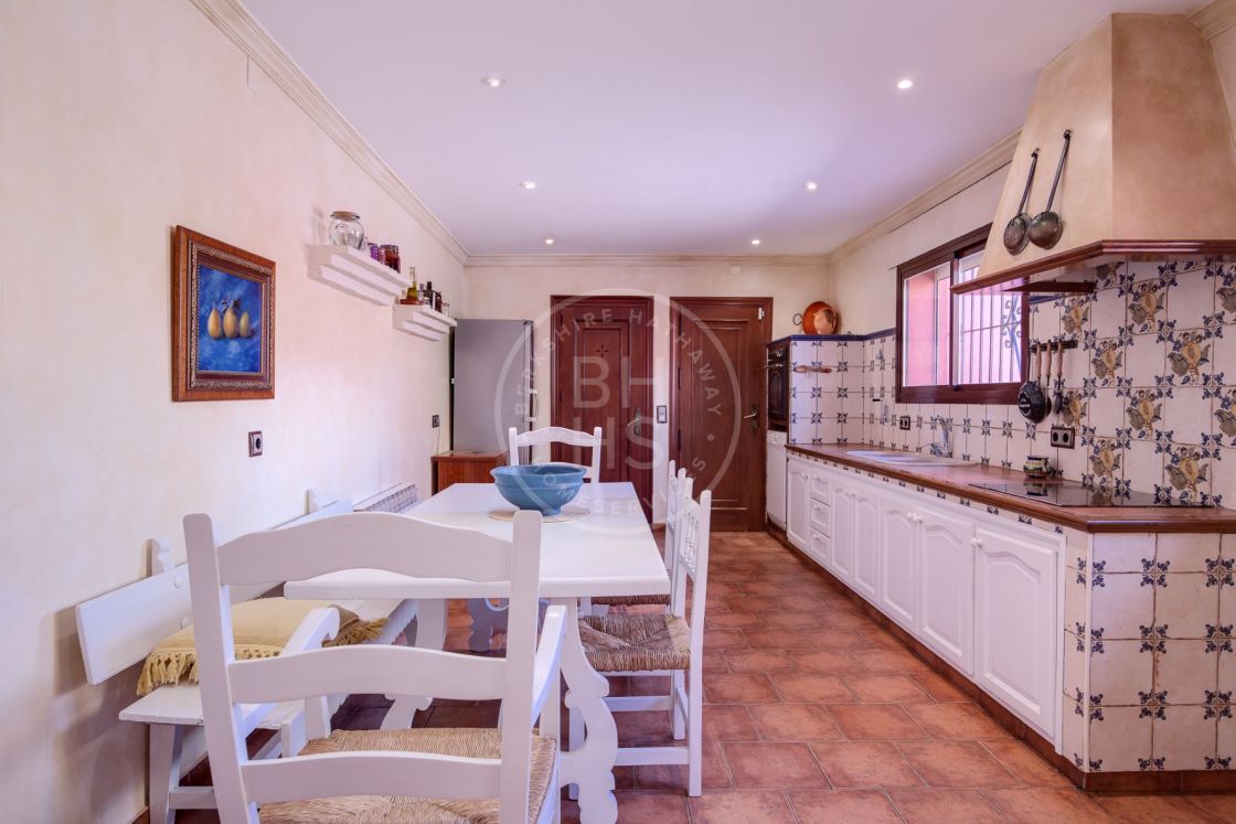 Spacious family villa in Marbella Centre, walking distance to all amenities