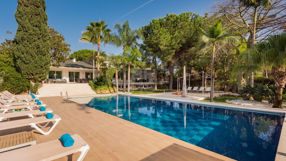 Off-plan contemporary villa with outstanding energy efficiency rating in Río Real Golf, next to the Four Seasons project