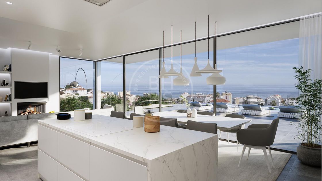 Luxury off-plan villa with spectacular panoramic sea views in Torreblanca, Fuengirola