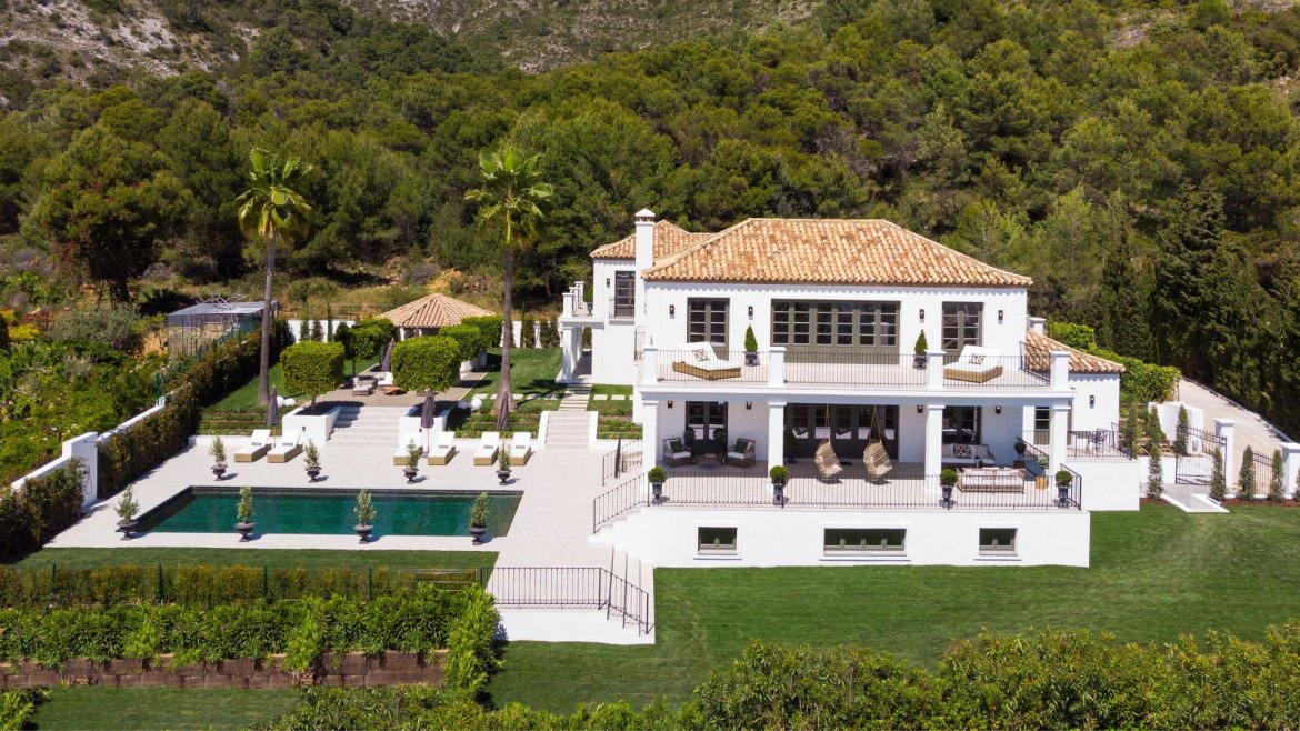 Image of a villa for sale in Sierra Blanca, Marbella.