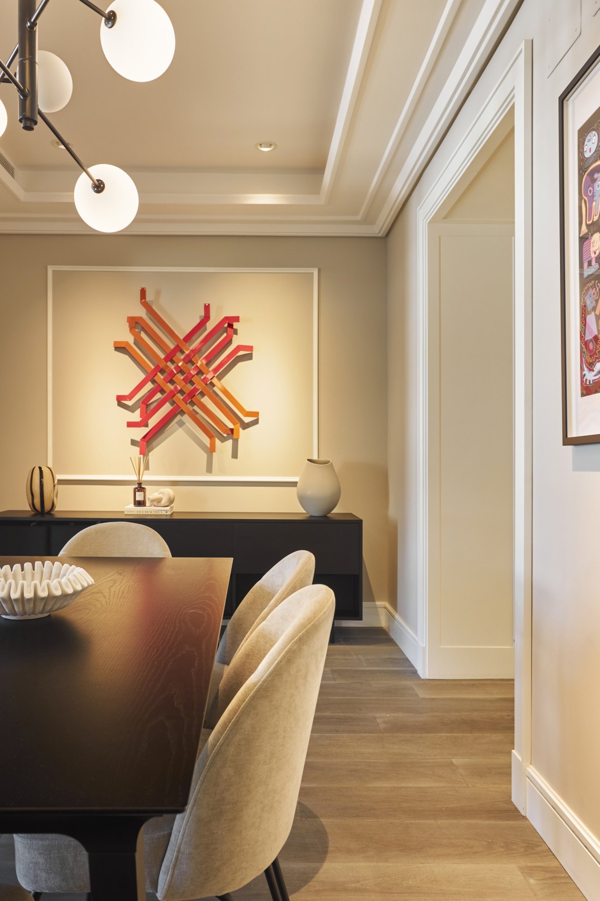 Interior Four Seasons