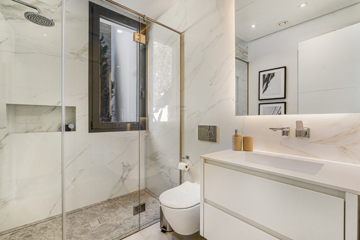 Stunning large contemporary style villa on Marbella's Golden Mile