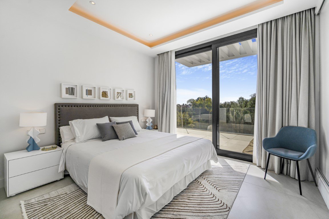 Stunning large contemporary style villa on Marbella's Golden Mile