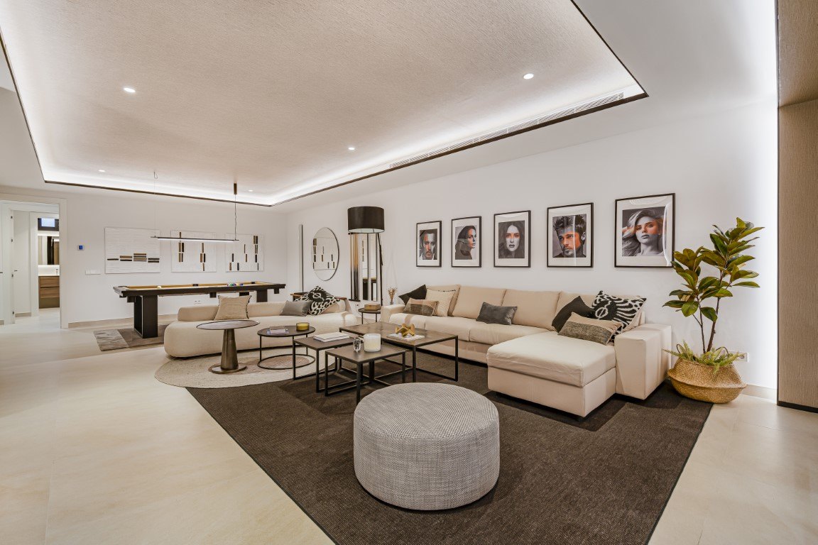 Stunning large contemporary style villa on Marbella's Golden Mile