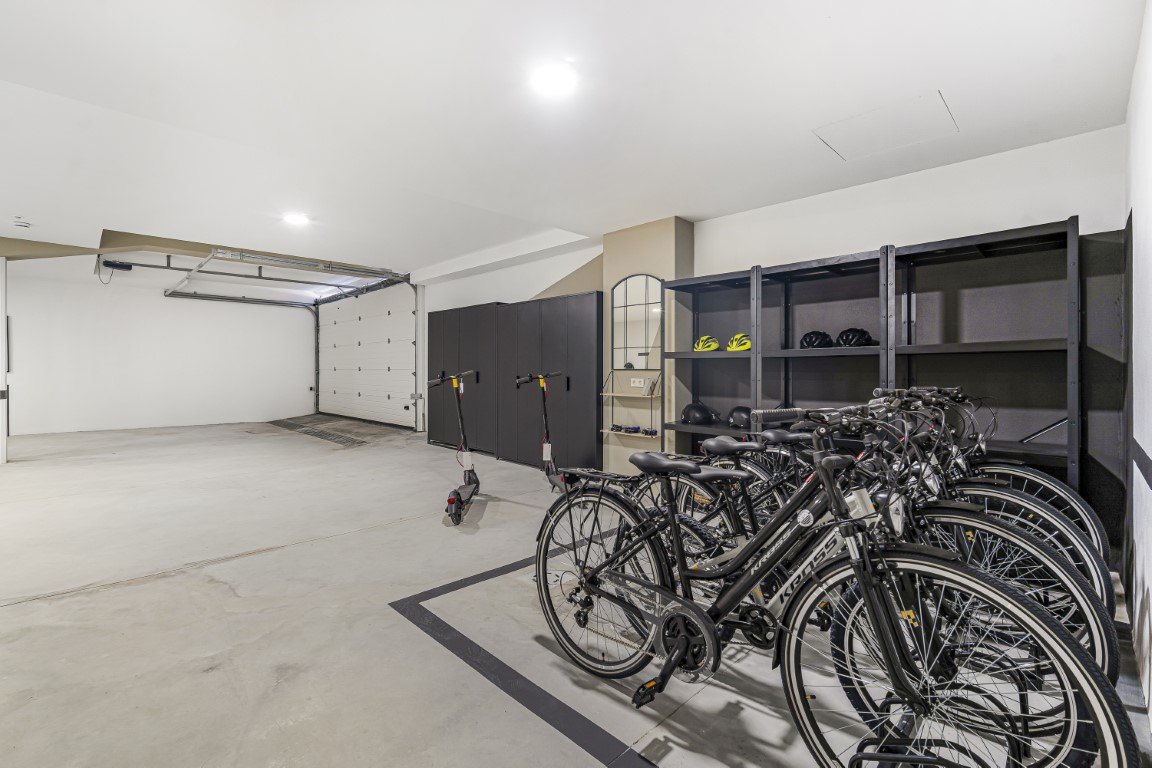 Stunning large contemporary style villa on Marbella's Golden Mile