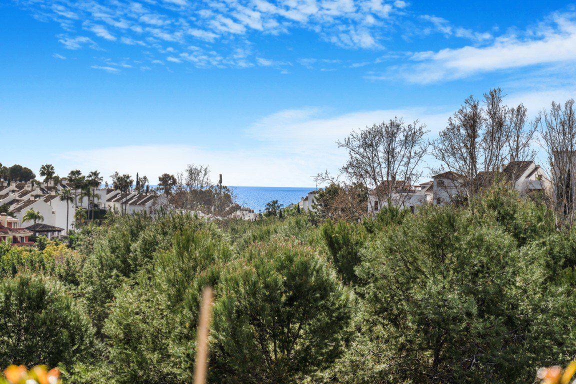 Stunning large contemporary style villa on Marbella's Golden Mile