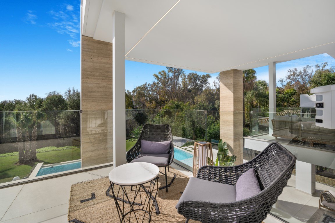 Stunning large contemporary style villa on Marbella's Golden Mile