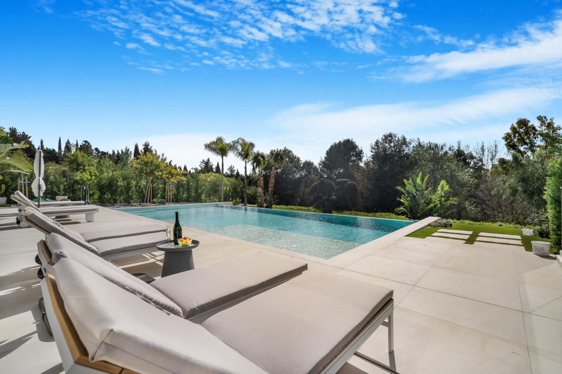 Stunning large contemporary style villa on Marbella's Golden Mile