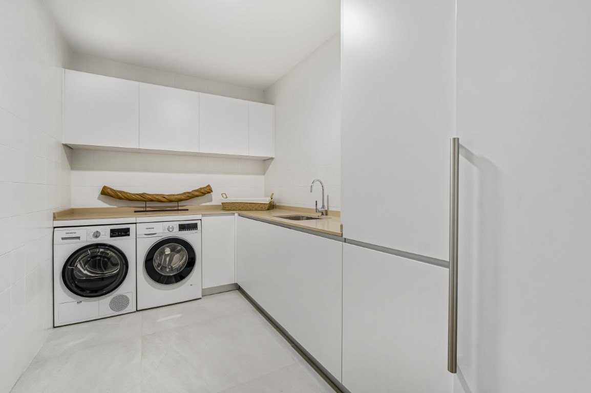 Stunning large contemporary style villa on Marbella's Golden Mile