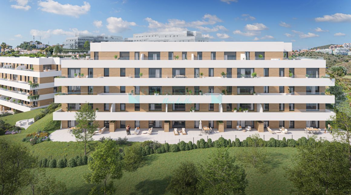Ground floor apartment with garden and pool views