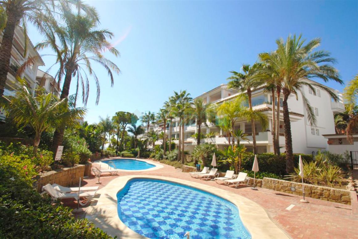 Apartment for rent in  Beach Side Golden Mile, Marbella Golden Mile