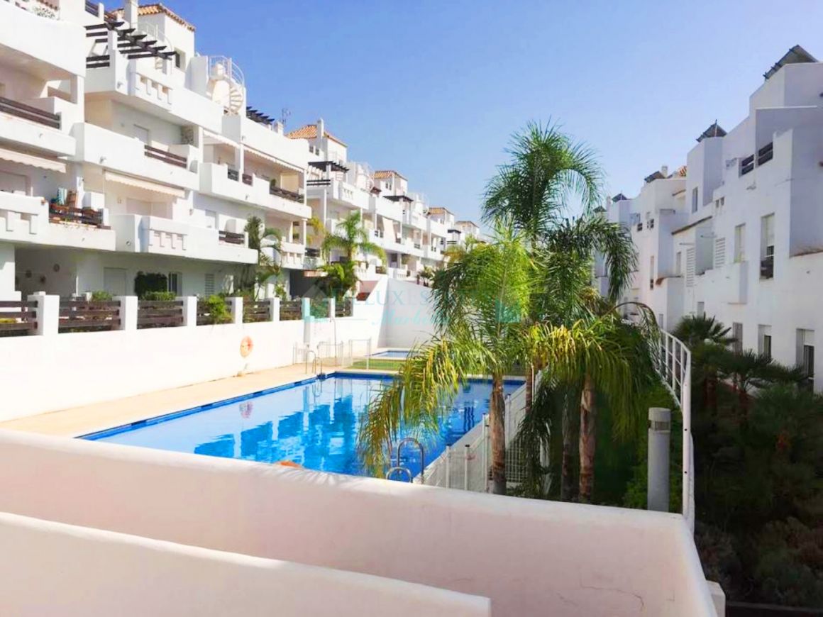 Great apartment in the well-known Valle Romano, surrounded by the best golf courses in the area