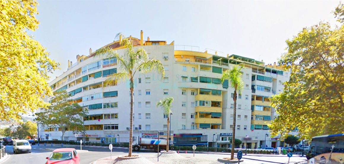 Hight floor luminous apartment in a great district of Marbella city