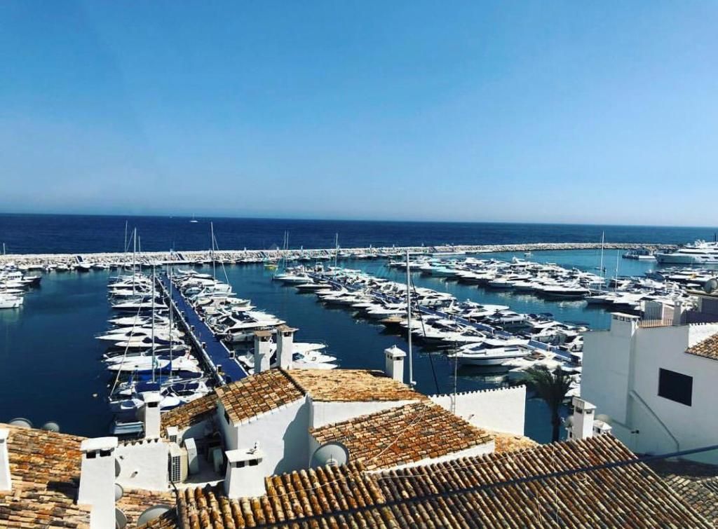 Apartamento lujoso en puerto Banus.