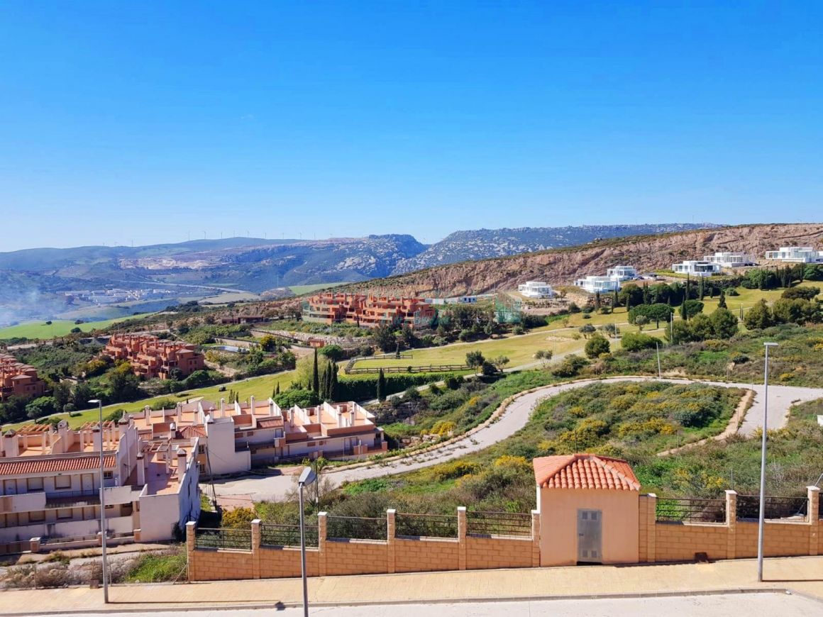 Penthouse on the top of the hill with great views 