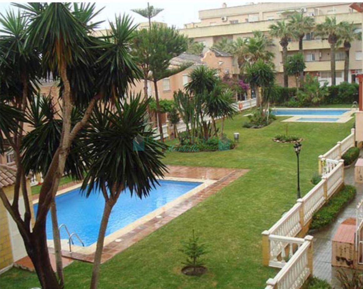 Great condition duplex apartment in excellent location in San Luis de Sabinillas