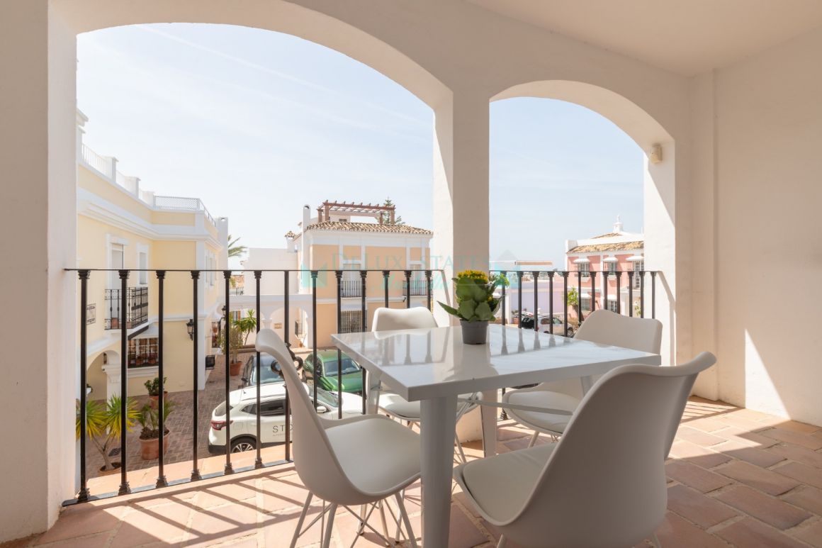 Stunning Duplex for Long-Term Rent in Aloha Pueblo