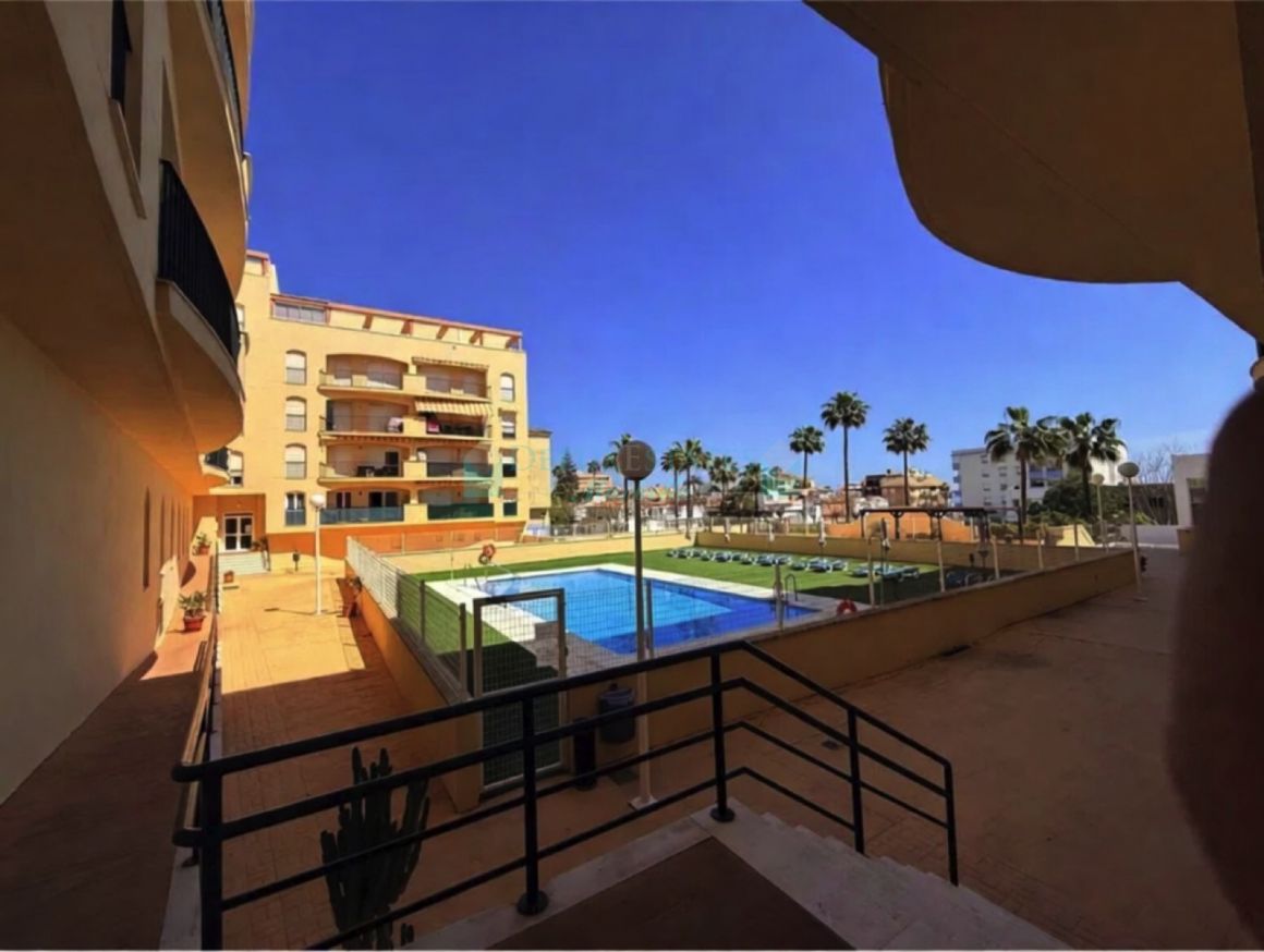 Fully Renovated 2-Bedroom Apartment – 100m from the Beach