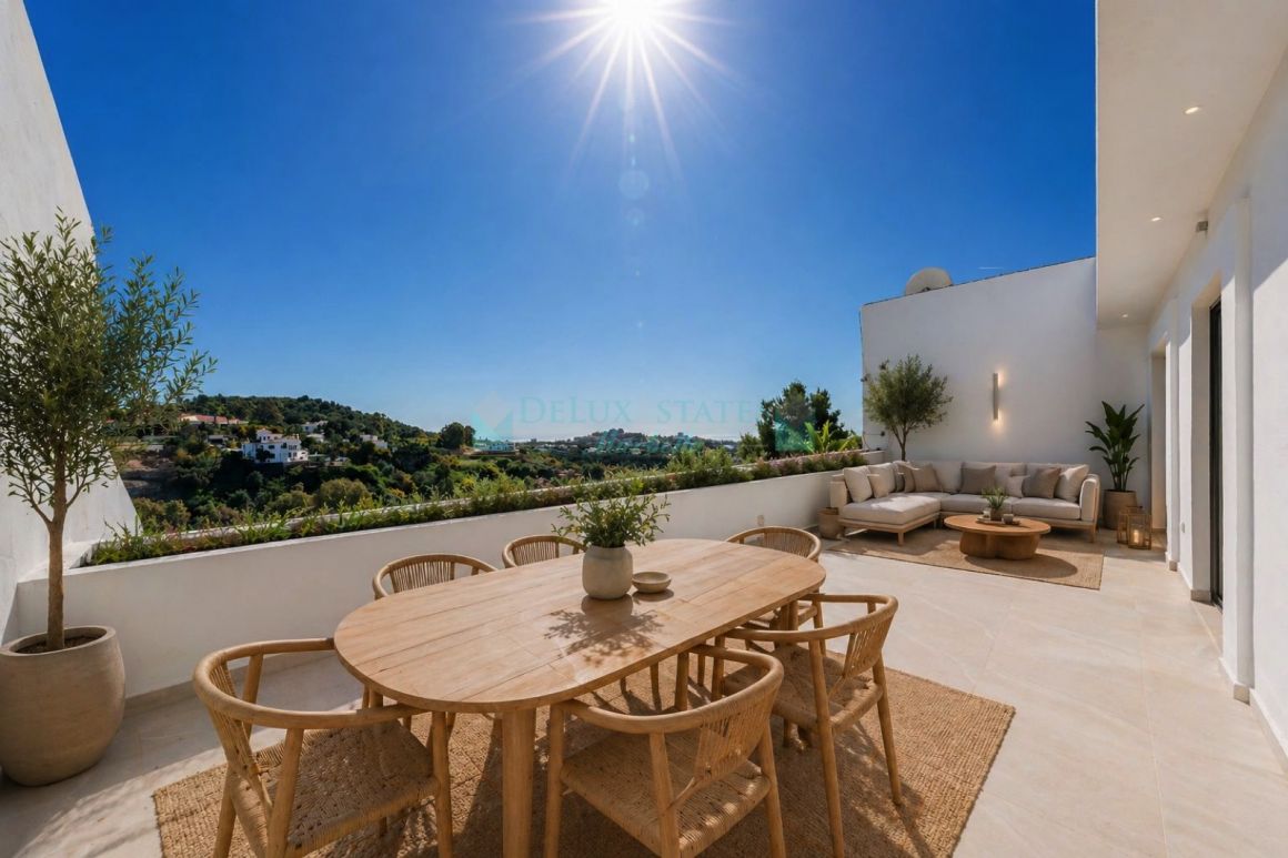 Recently Refurbished 3-Bedroom Apartment with Huge 75 m² Terrace & Sea Views