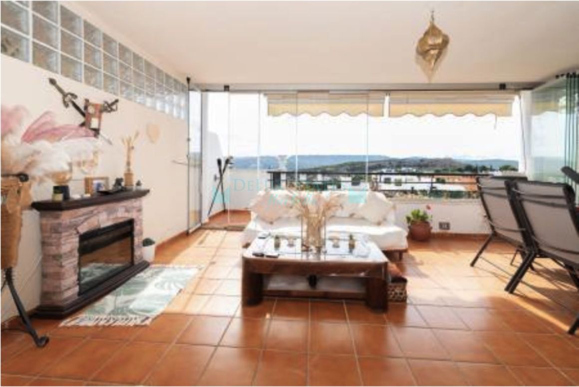 Bright Ground Floor Apartment with Private Garden & Glazed Terrace