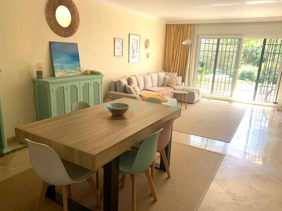 Elegant & Bright South-Facing Semi-Detached House with Private Terrace