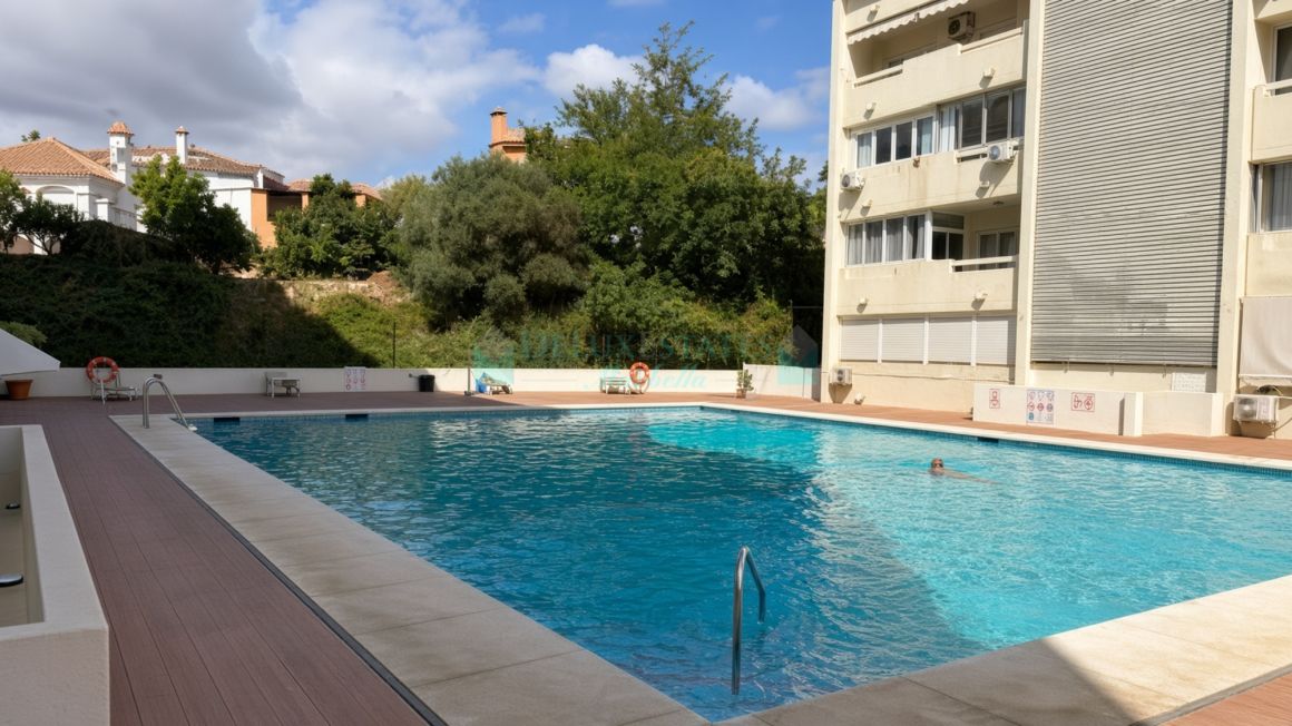 Apartment for sale in  Huerta Belón, Marbella