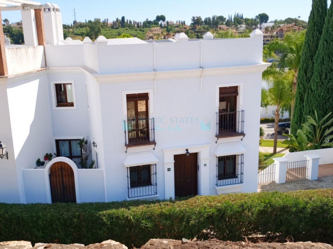 Bright Contemporary Andalusian Semi-Detached House of 240 m²