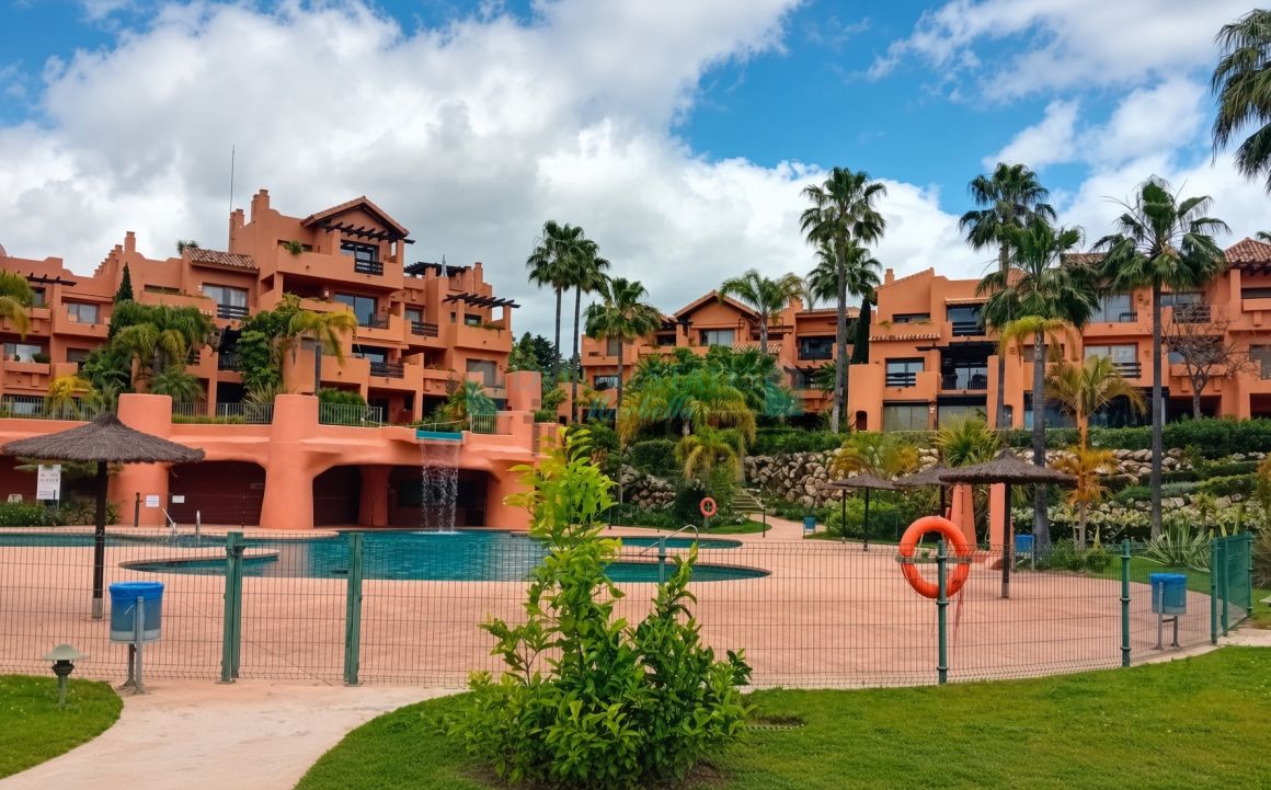 Spectacular Apartment in Sotoserena Urbanisation, Estepona