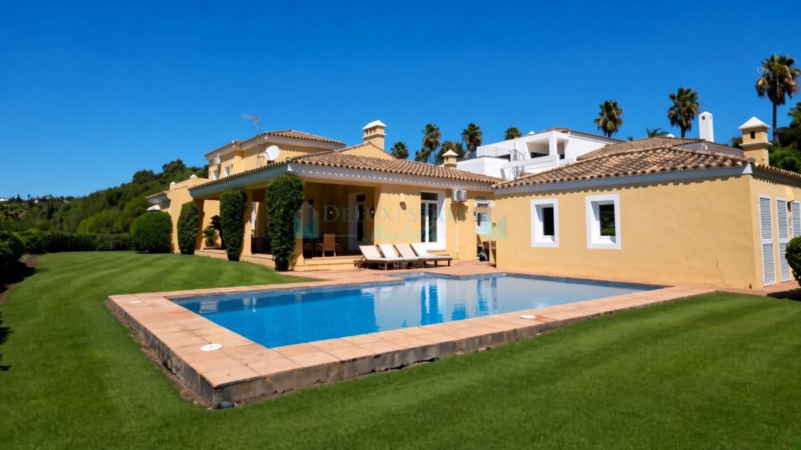 Elegant South-Facing Villa with Golf Views – Sotogrande Alto