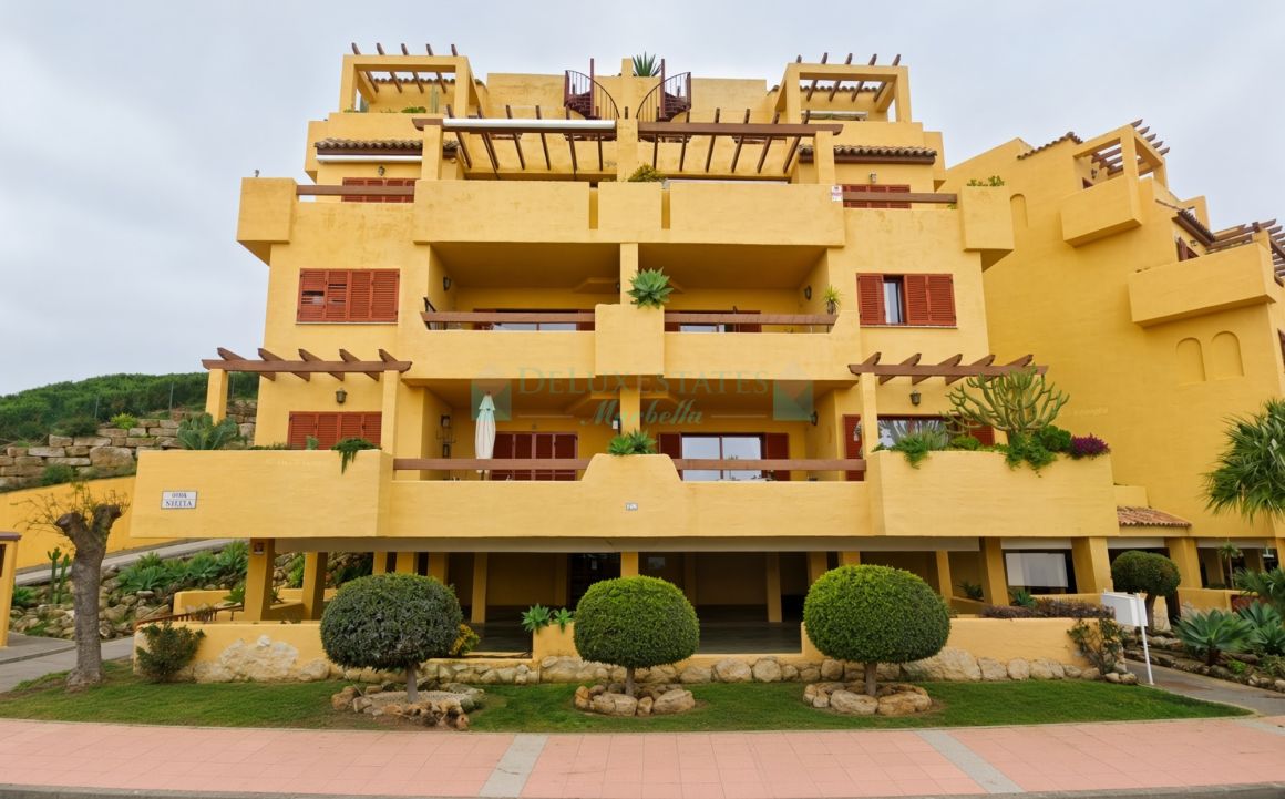 Beautiful Penthouse with 180° Sea Views & Two Independent Suites