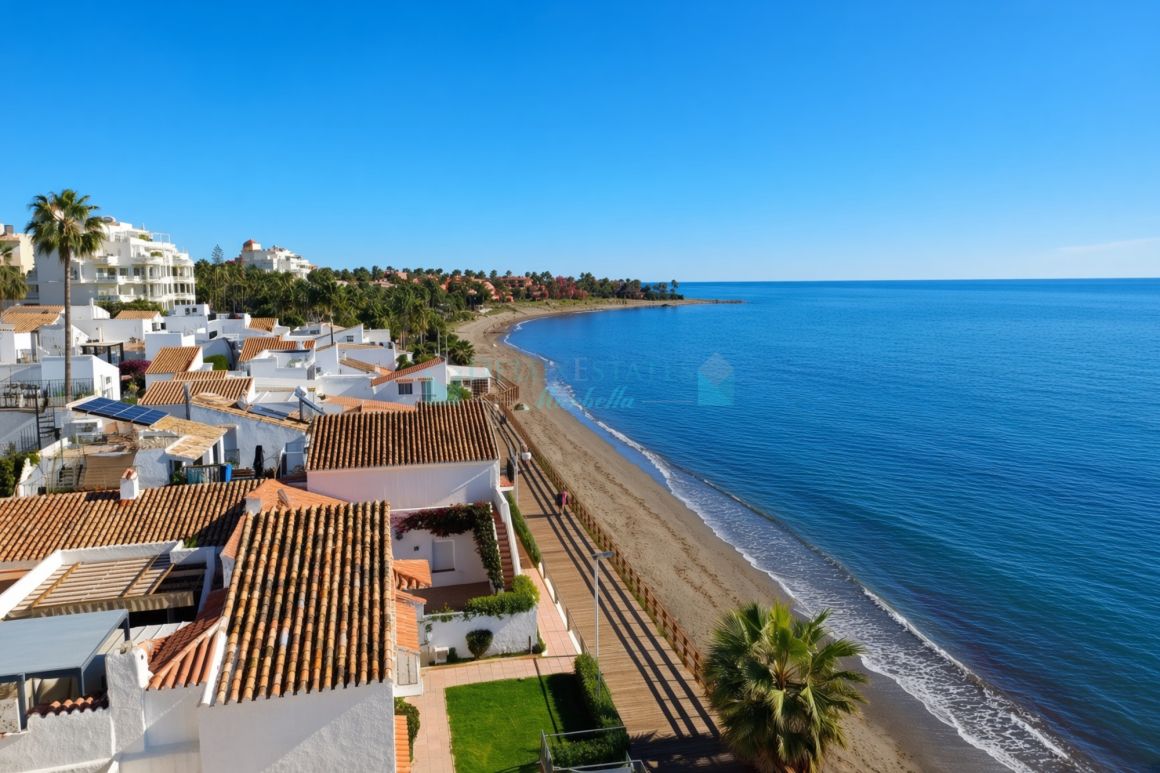 Beachfront Studio — Renovated, with Tourist Licence and NRU