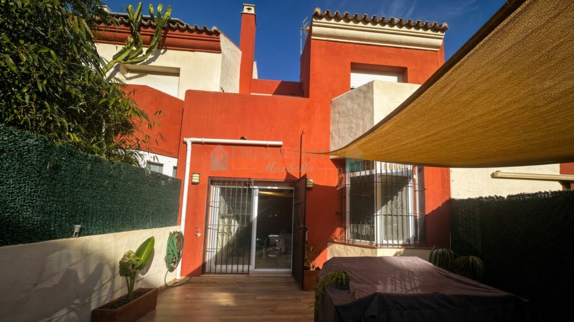 Fully Renovated Townhouse Ready to Move Into