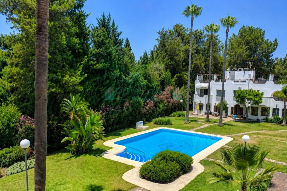 Spacious, Bright Townhouse Ready to Enjoy