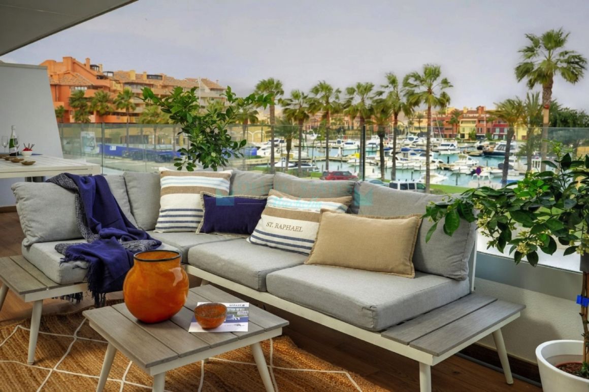 Modern 2-Bedroom Apartment in Sotogrande Marina