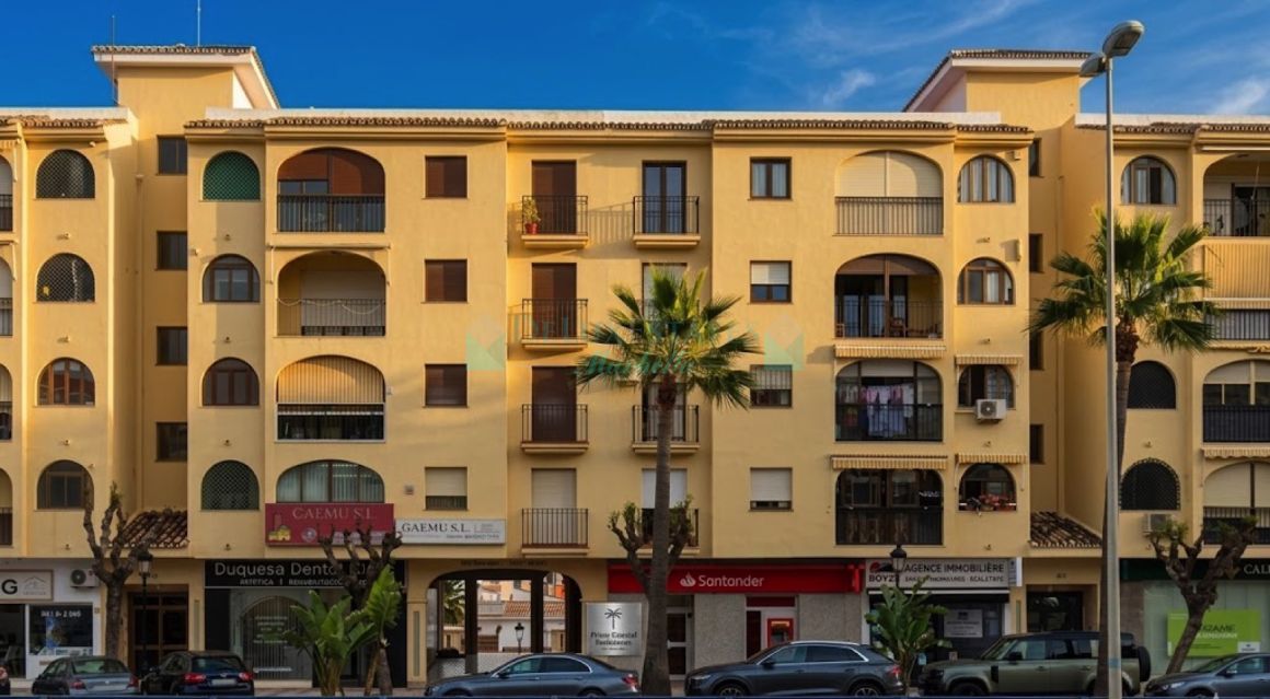 Bright, spacious and perfectly located in the heart of Sabinillas