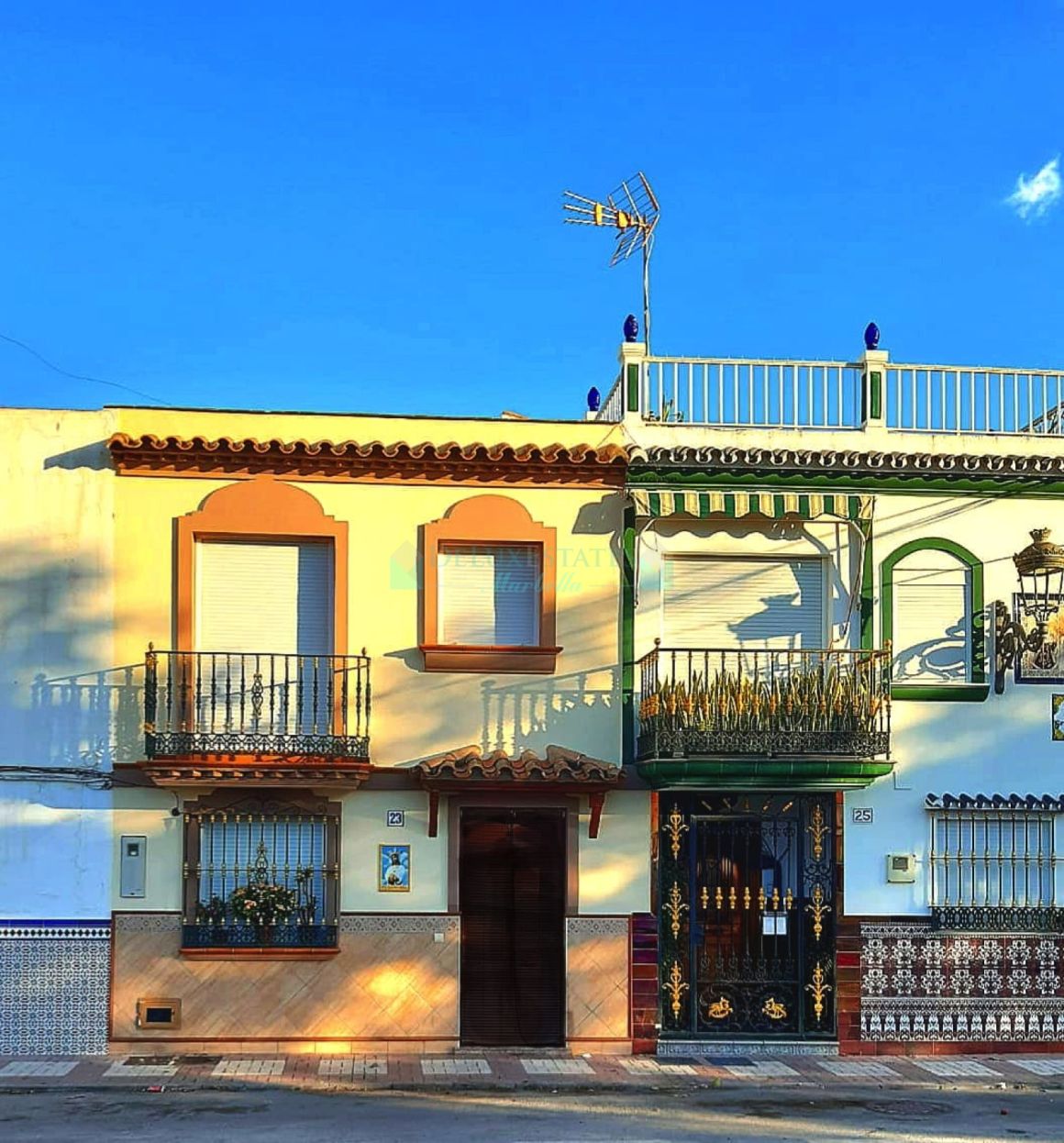 Charming 2-Bedroom Townhouse – Second Line to the Beach & Promenade