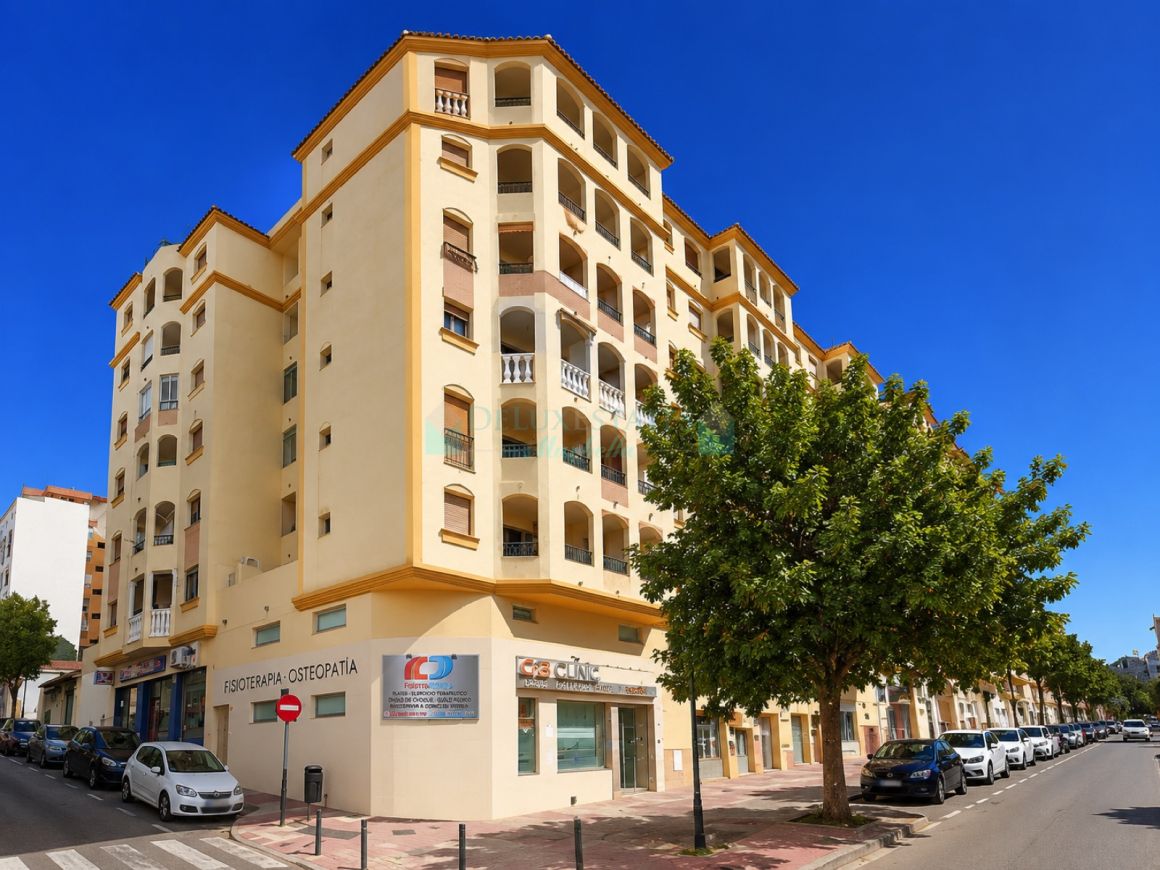 Excellent 3-Bedroom Apartment Just 200 Metres from the Beach