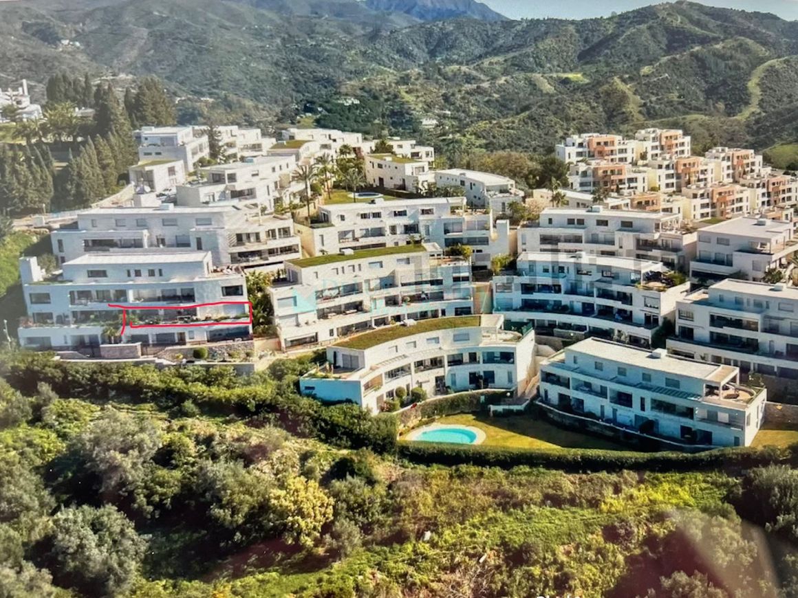 Prime location with stunning panoramic sea views and a large, sunny south-facing terrace.
