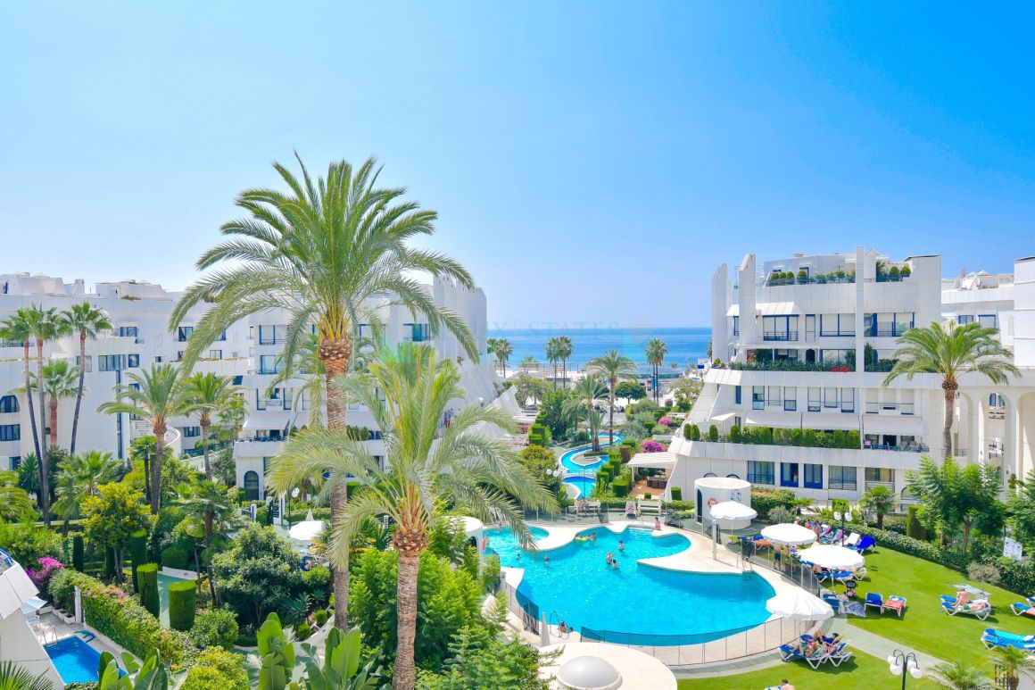 Duplex in the Prestigious Marbella House Complex