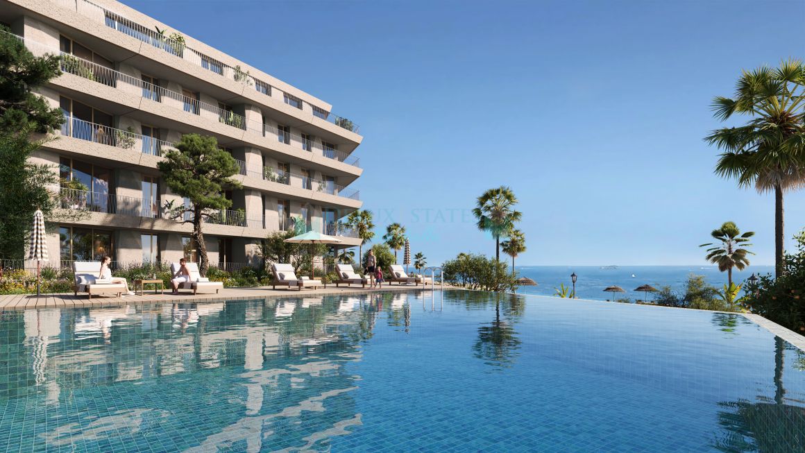 Investment opportunity, 4 bedrooms first line beach