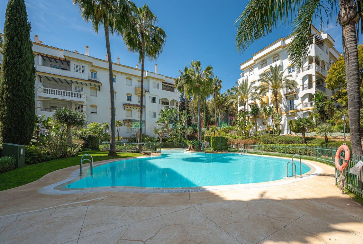 Penthouse for sale in  Nagüeles, Marbella Golden Mile