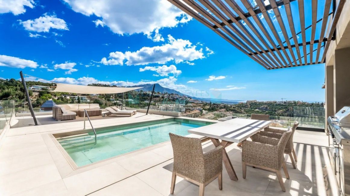 Villa in Los Arqueros, Benahavis