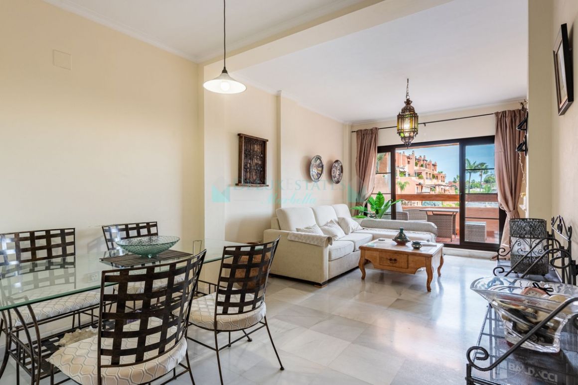 Apartment for sale in  Hacienda del Sol, Estepona