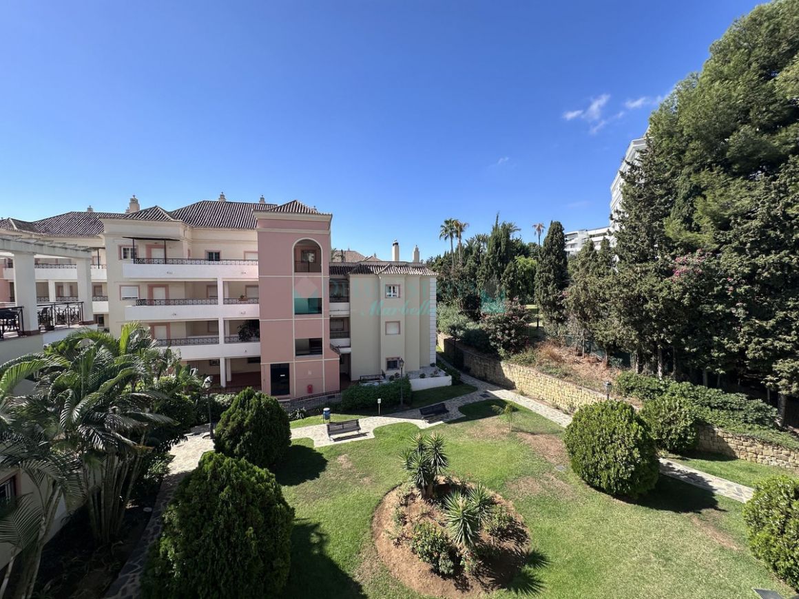 Apartment for rent in Nueva Andalucia