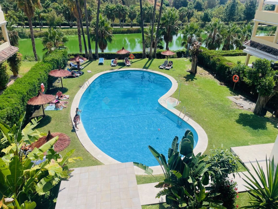Apartment for sale in  La Quinta, Benahavis