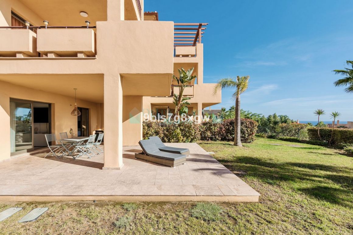 Ground Floor Apartment for sale in Benahavis